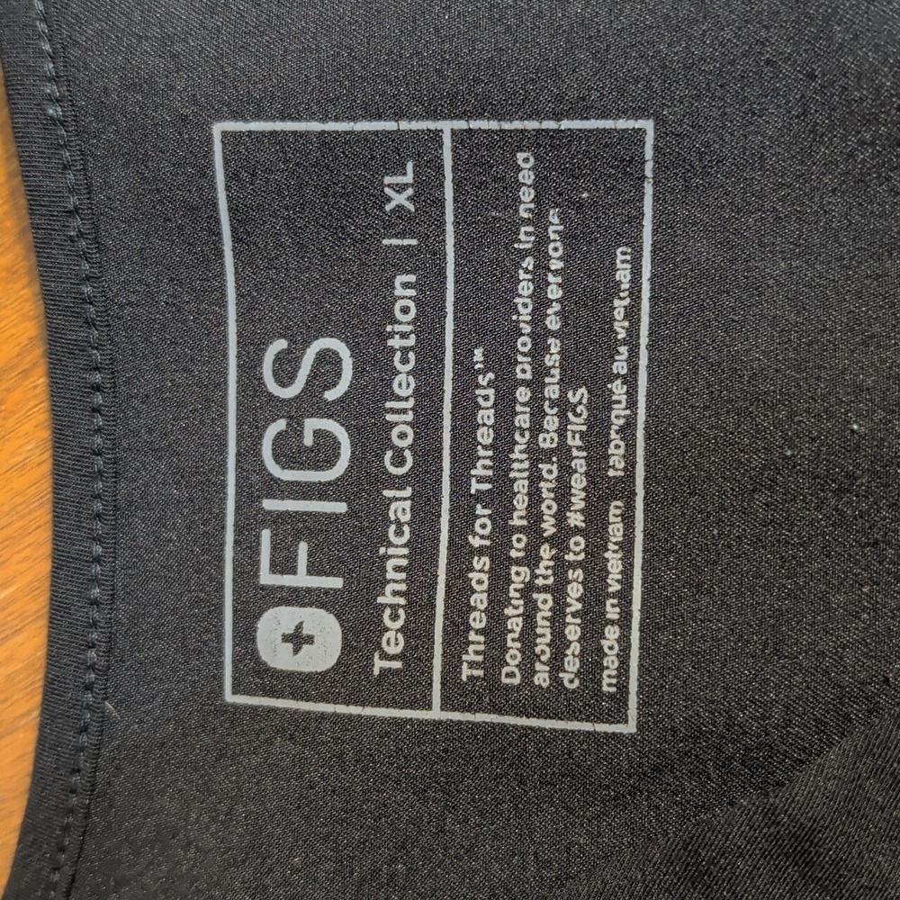 Figs Black V-Neck Short Sleeve Scrub Top XL - Picture 9 of 10
